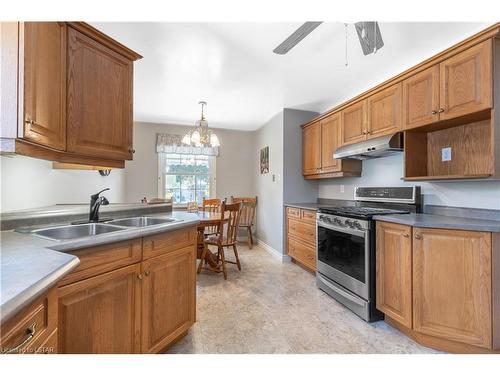 10 Jena Crescent, London, ON - Indoor Photo Showing Kitchen With Double Sink