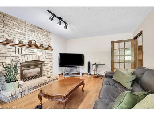19 Ski Valley Crescent, London, ON - Indoor Photo Showing Living Room With Fireplace