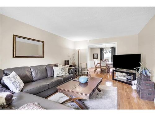 19 Ski Valley Crescent, London, ON - Indoor Photo Showing Living Room