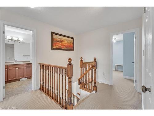 1833 Devos Drive, London, ON - Indoor Photo Showing Other Room