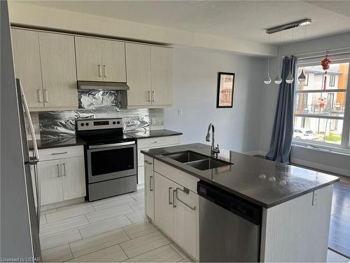 953 Manhattan Way, London, ON - Indoor Photo Showing Kitchen With Double Sink