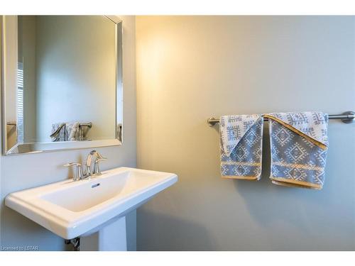 41-1924 Cedarhollow Boulevard, London, ON - Indoor Photo Showing Bathroom