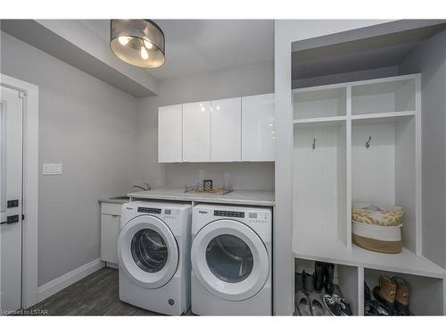 47-1061 Eagletrace Drive Drive, London, ON - Indoor Photo Showing Laundry Room