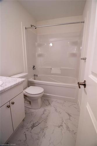 254 Edgevalley Road, London, ON - Indoor Photo Showing Bathroom