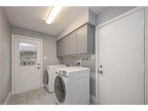 10 Mountainview Crescent, London, ON - Indoor Photo Showing Laundry Room