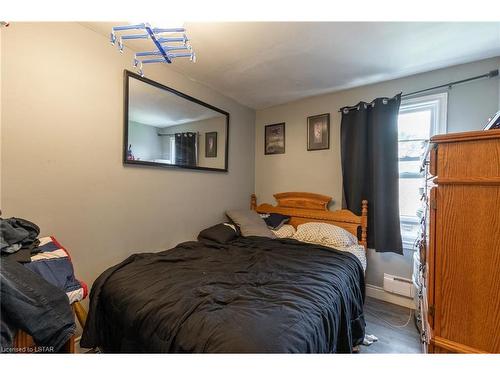 86 Givins Street, Woodstock, ON - Indoor Photo Showing Bedroom