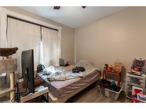 86 Givins Street, Woodstock, ON - Indoor Photo Showing Bedroom