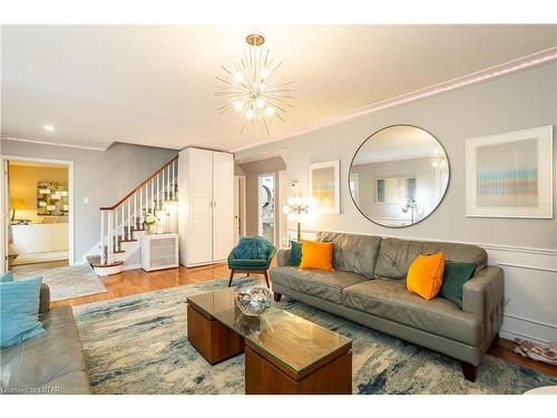62 Hampton Crescent, London, ON - Indoor Photo Showing Living Room