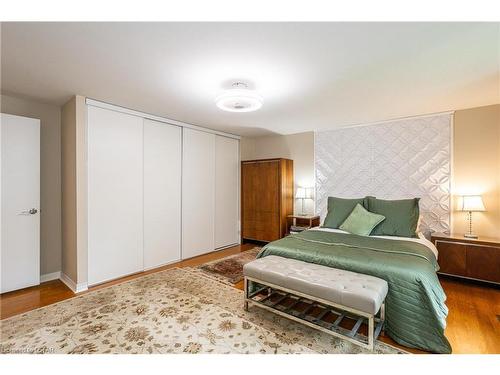 62 Hampton Crescent, London, ON - Indoor Photo Showing Bedroom