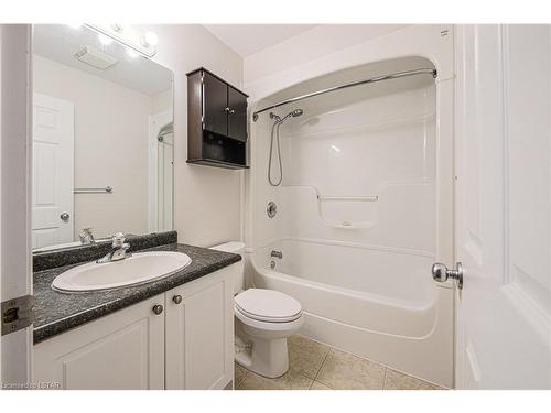 1016 Marigold Street, London, ON - Indoor Photo Showing Bathroom
