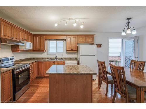 1016 Marigold Street, London, ON - Indoor Photo Showing Kitchen With Double Sink