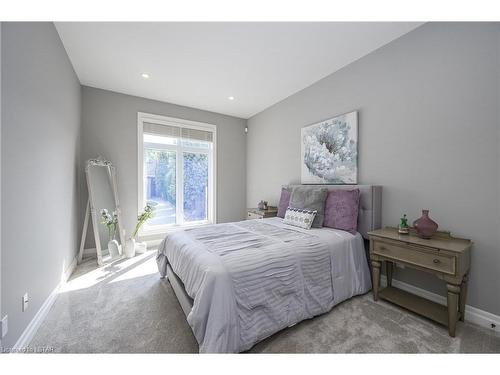 1978 Wallingford Avenue, London, ON - Indoor Photo Showing Bedroom