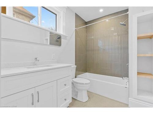 43 Queen Street, St. Thomas, ON - Indoor Photo Showing Bathroom