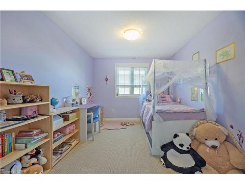 827 Garibaldi Avenue, London, ON - Indoor Photo Showing Bedroom