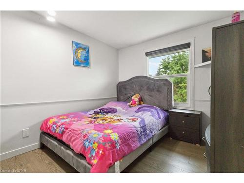 470 Three Valleys Crescent, London, ON - Indoor Photo Showing Bedroom
