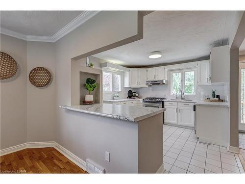 1818 Royal Crescent, London, ON - Indoor Photo Showing Kitchen