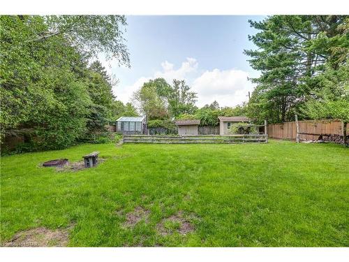1818 Royal Crescent, London, ON - Outdoor With Backyard
