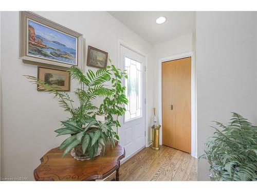 2700 Catherine Street, Dorchester, ON - Indoor Photo Showing Other Room