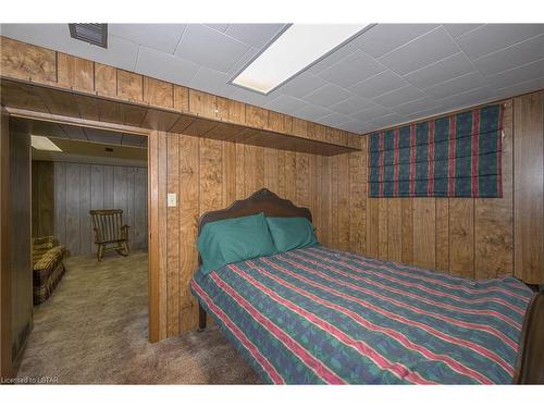 2700 Catherine Street, Dorchester, ON - Indoor Photo Showing Bedroom
