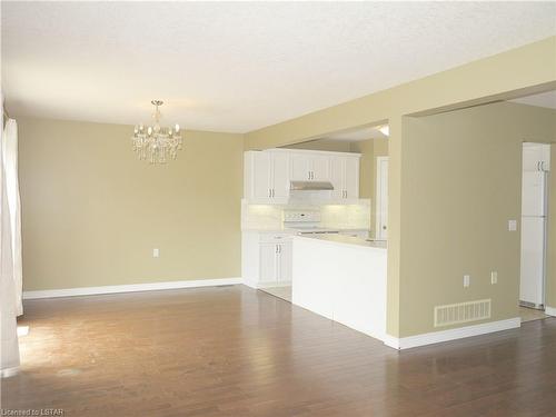 1155 South Wenige Drive, London, ON - Indoor Photo Showing Kitchen