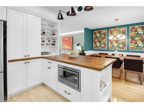 15 Killarney Road, London, ON - Indoor Photo Showing Kitchen