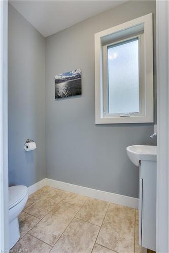 2409 Seven Oaks Ridge, London, ON - Indoor Photo Showing Bathroom