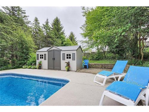52 Chepstow Close, London, ON - Outdoor With In Ground Pool With Backyard