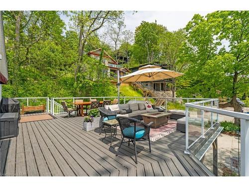 547 West Edith Cavell Boulevard, Port Stanley, ON - Outdoor With Deck Patio Veranda With Backyard