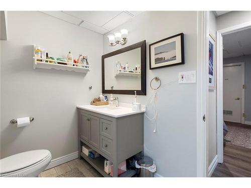 547 West Edith Cavell Boulevard, Port Stanley, ON - Indoor Photo Showing Bathroom