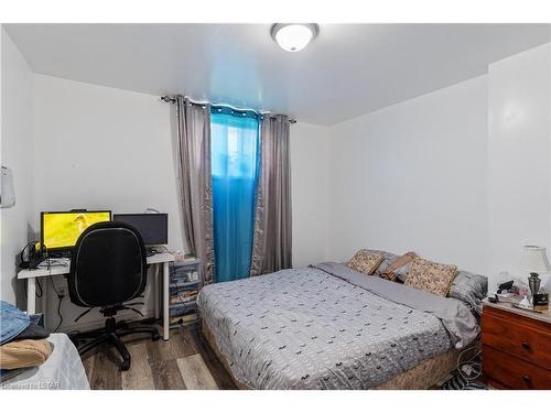 1142 Gatewood Road, London, ON - Indoor Photo Showing Bedroom