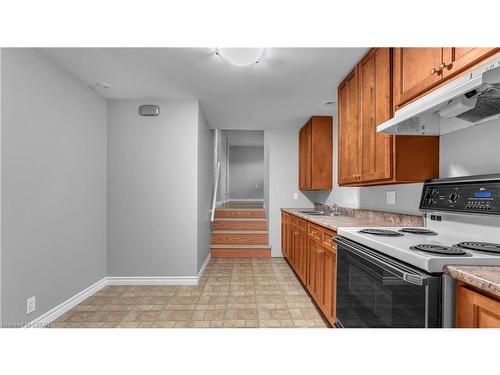 598 Mapledale Avenue, London, ON - Indoor Photo Showing Kitchen