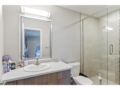9-745 Chelton Rd Road, London, ON - Indoor Photo Showing Bathroom