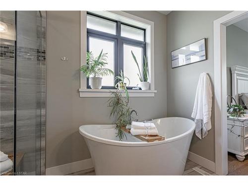 5058 Marion Street, Dorchester, ON - Indoor Photo Showing Bathroom