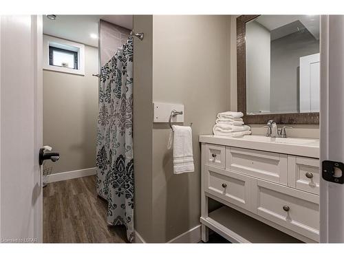 5058 Marion Street, Dorchester, ON - Indoor Photo Showing Bathroom