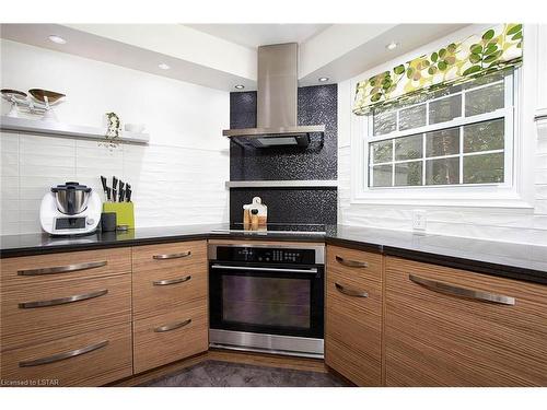 25 Demeyere Avenue, Tillsonburg, ON - Indoor Photo Showing Kitchen