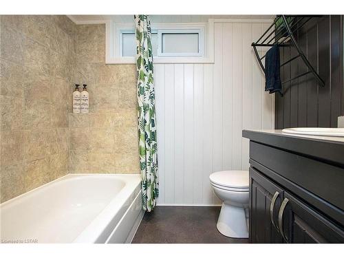 25 Demeyere Avenue, Tillsonburg, ON - Indoor Photo Showing Bathroom