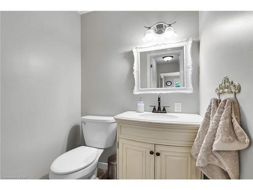 614 Grand View Avenue, London, ON - Indoor Photo Showing Bathroom
