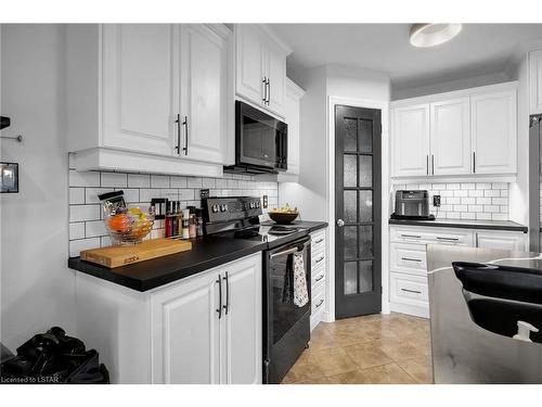 1673 Portrush Way, London, ON - Indoor Photo Showing Kitchen With Upgraded Kitchen