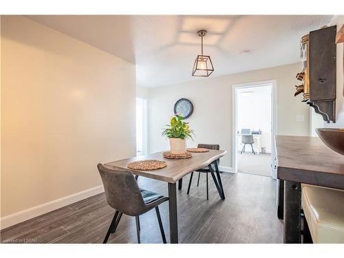 209 Murray St Street, Wallaceburg, ON - Indoor Photo Showing Dining Room