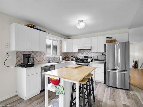 1735 Jubilee Drive, London, ON - Indoor Photo Showing Kitchen With Stainless Steel Kitchen