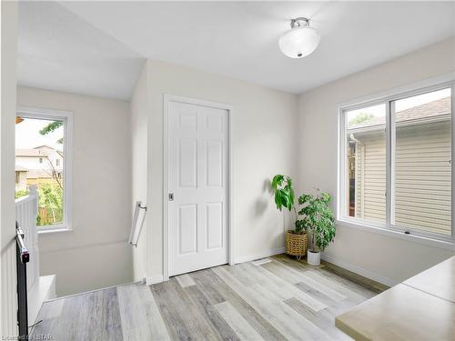 1735 Jubilee Drive, London, ON - Indoor Photo Showing Other Room