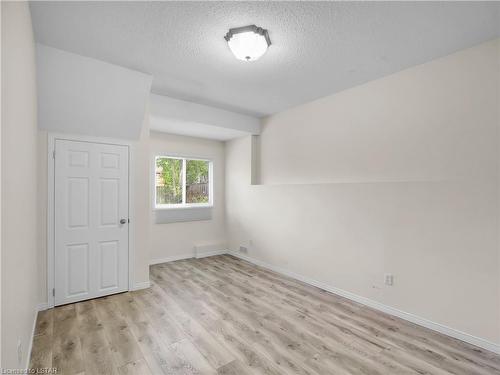 1735 Jubilee Drive, London, ON - Indoor Photo Showing Other Room