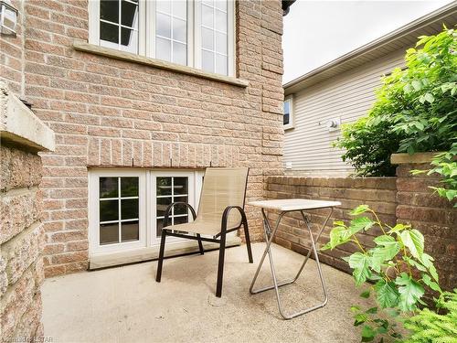 1735 Jubilee Drive, London, ON - Outdoor With Exterior