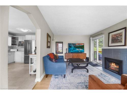 211 Trowbridge Avenue, London, ON - Indoor Photo Showing Living Room With Fireplace