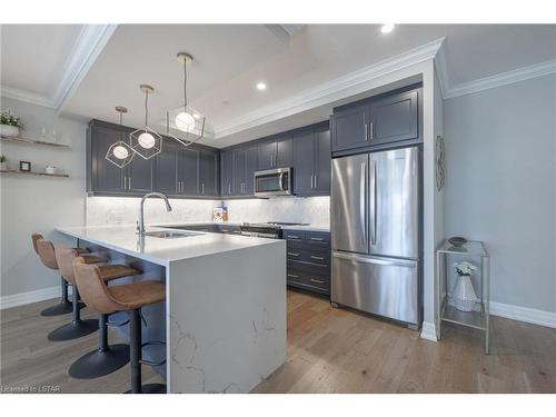 908-460 Callaway Road, London, ON - Indoor Photo Showing Kitchen With Upgraded Kitchen