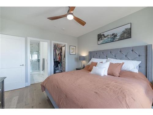 908-460 Callaway Road, London, ON - Indoor Photo Showing Bedroom