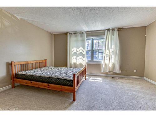 25-1570 Richmond Street, London, ON - Indoor Photo Showing Bedroom