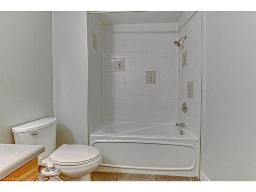 25-1570 Richmond Street, London, ON - Indoor Photo Showing Bathroom