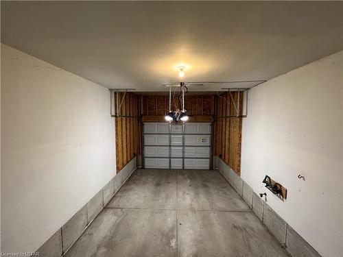 2025 Denview Avenue, London, ON - Indoor Photo Showing Garage