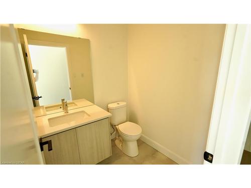 B118-2082 Lumen Drive, London, ON - Indoor Photo Showing Bathroom